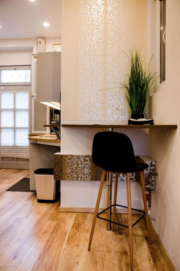Molnar Apartment Cozy City Center Retreat For 2 Ac & Perfect Location! บูดาเปสต์ ภายนอก รูปภาพ